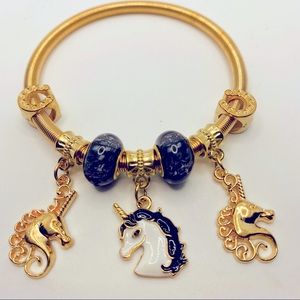 Bracelet golden Unicorns and lucky horse shoes!
